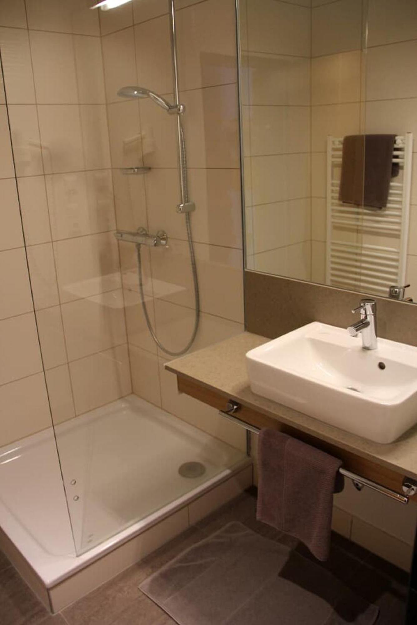 Hotel Drei Lilien 福恩施特劳斯 外观 照片